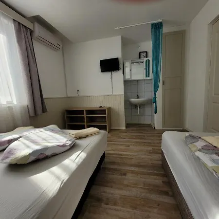 Nocleg ze śniadaniem Adele Siófok