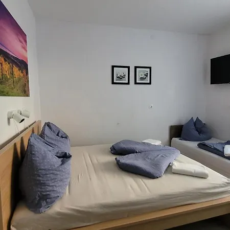 Adele Nocleg ze śniadaniem *