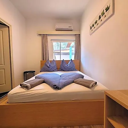 Adele Bed & Breakfast *