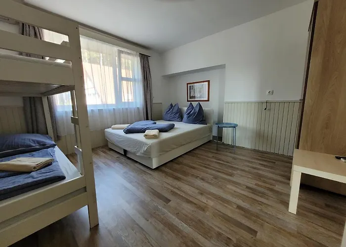 לינה וארוחת בוקר Adele שיופוק