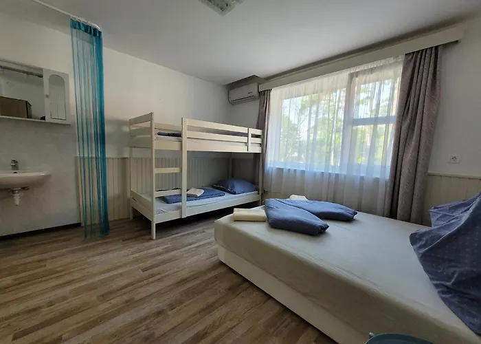 לינה וארוחת בוקר Adele